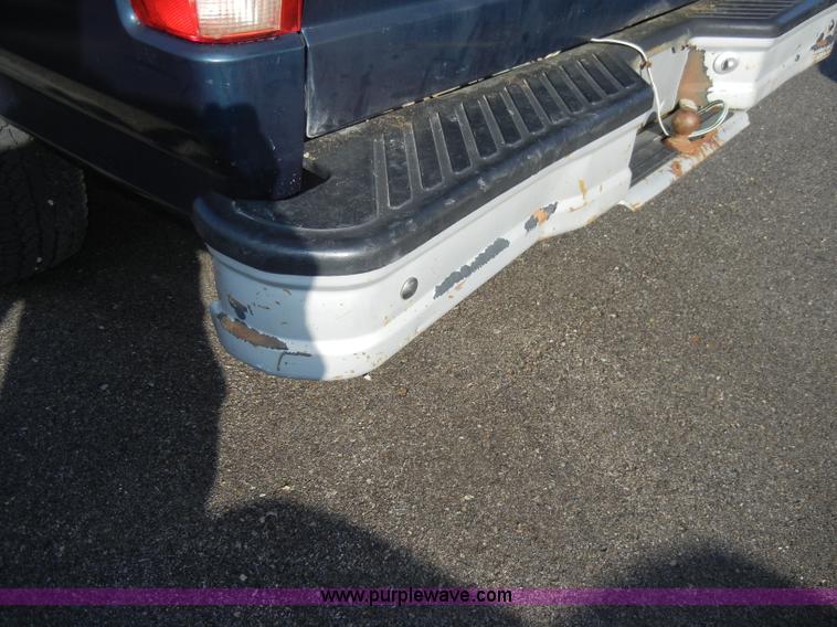 image for item C4336 1995 Ford F150 XL pickup truck