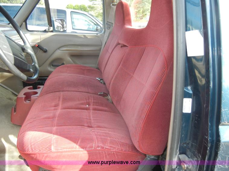 image for item C4337 1995 Ford F150 XL pickup truck