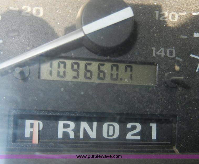 image for item C4337 1995 Ford F150 XL pickup truck