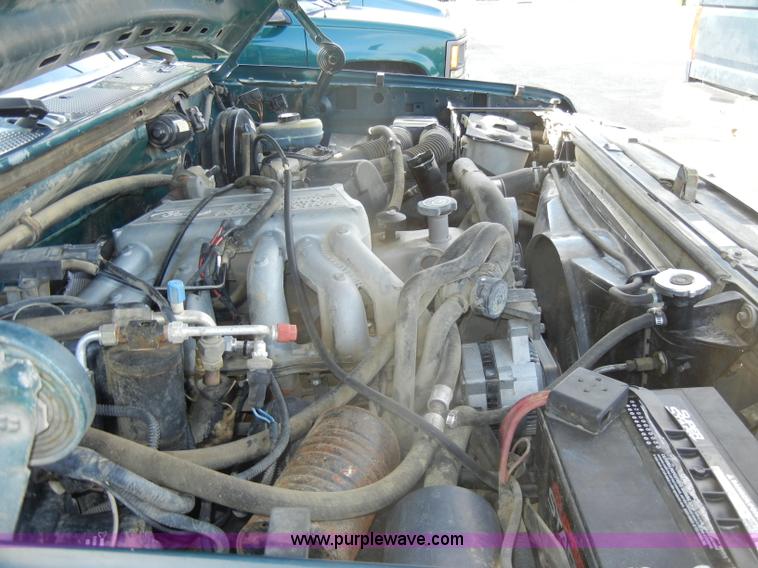 image for item C4337 1995 Ford F150 XL pickup truck