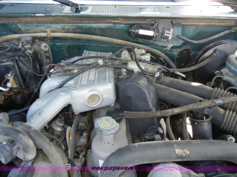 image for item C4337 1995 Ford F150 XL pickup truck