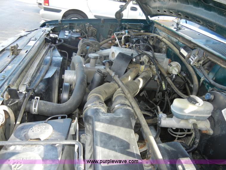 image for item C4337 1995 Ford F150 XL pickup truck