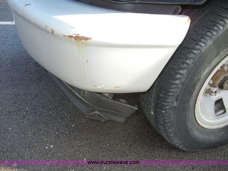 image for item C4337 1995 Ford F150 XL pickup truck