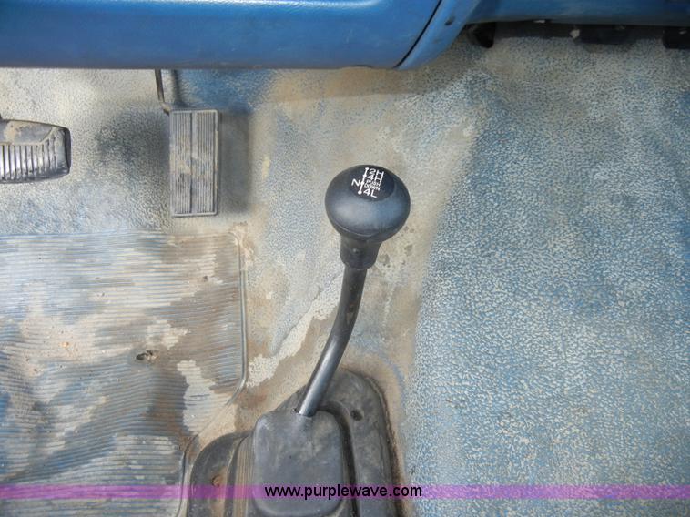 image for item C4338 1995 Ford F150 XLT pickup truck