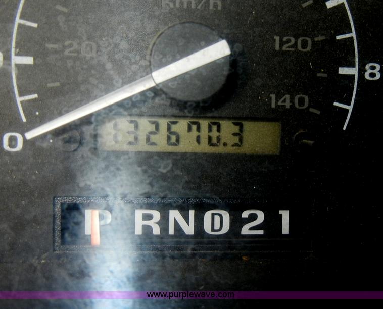 image for item C4338 1995 Ford F150 XLT pickup truck