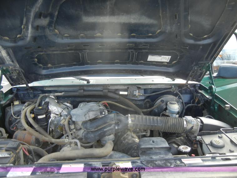 image for item C4338 1995 Ford F150 XLT pickup truck