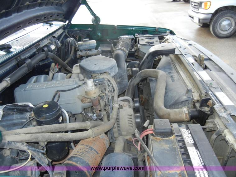 image for item C4338 1995 Ford F150 XLT pickup truck