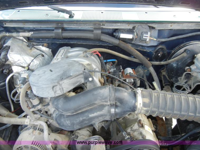 image for item C4338 1995 Ford F150 XLT pickup truck