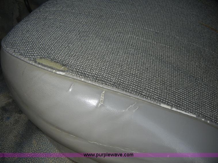 image for item C4338 1995 Ford F150 XLT pickup truck