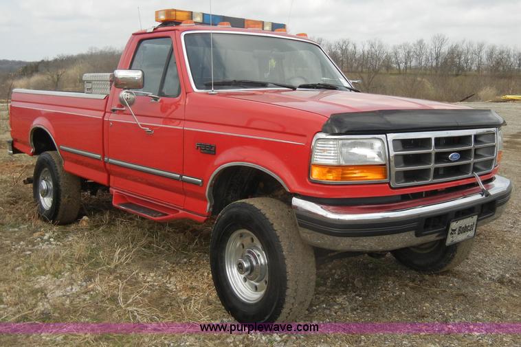 image for item C4343 1997 Ford F350 XLT pickup truck