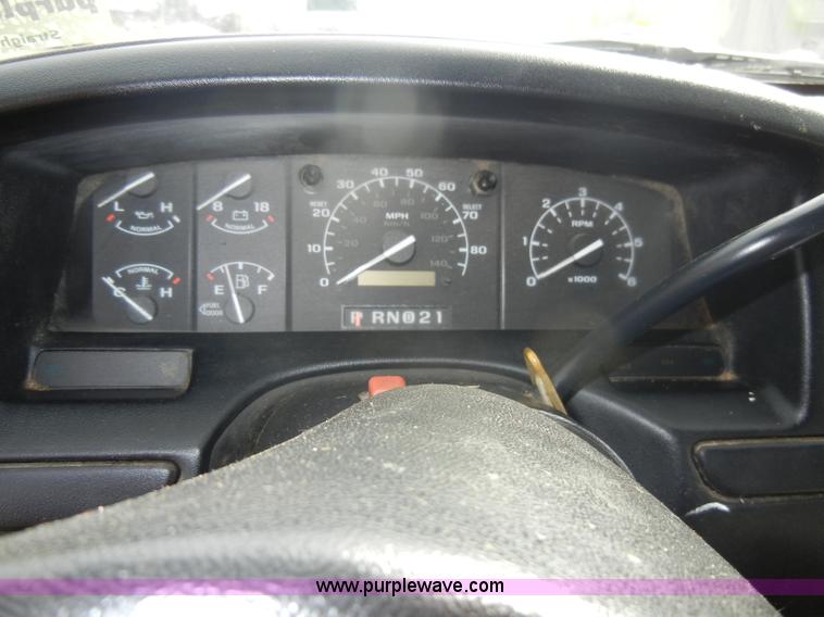 image for item C4343 1997 Ford F350 XLT pickup truck