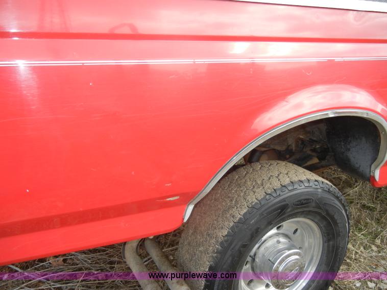 image for item C4343 1997 Ford F350 XLT pickup truck