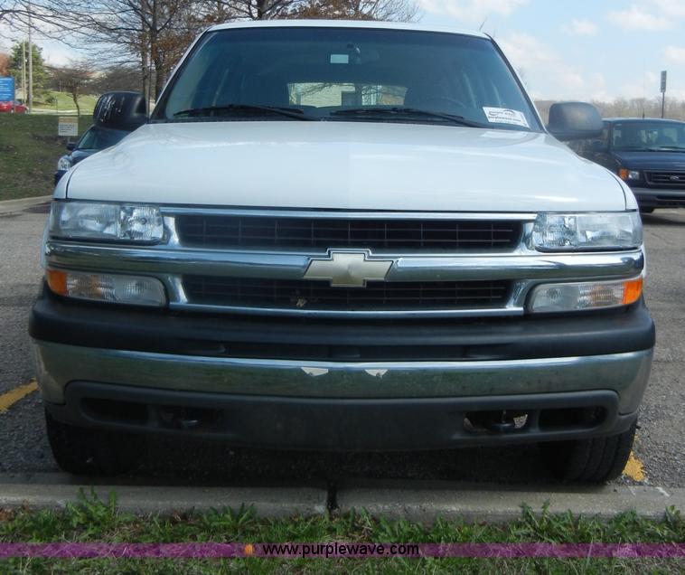 image for item C4362 2005 Chevrolet Suburban 2500 SUV