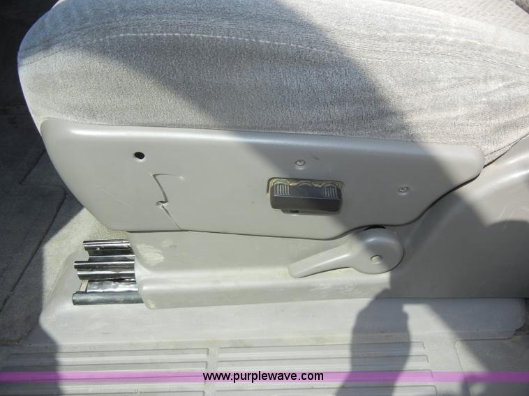 image for item C4362 2005 Chevrolet Suburban 2500 SUV