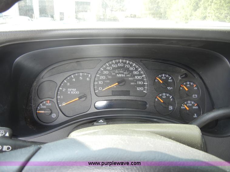 image for item C4362 2005 Chevrolet Suburban 2500 SUV