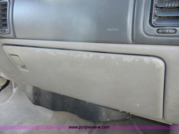 image for item C4362 2005 Chevrolet Suburban 2500 SUV