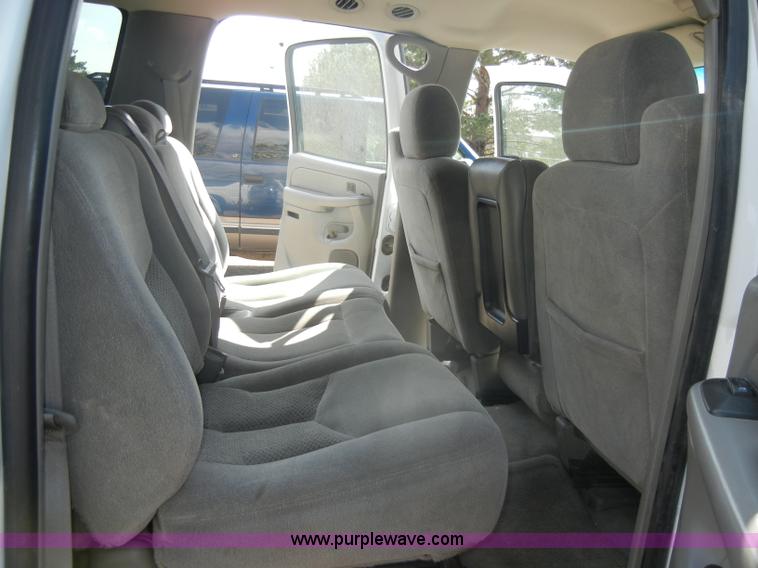 image for item C4362 2005 Chevrolet Suburban 2500 SUV