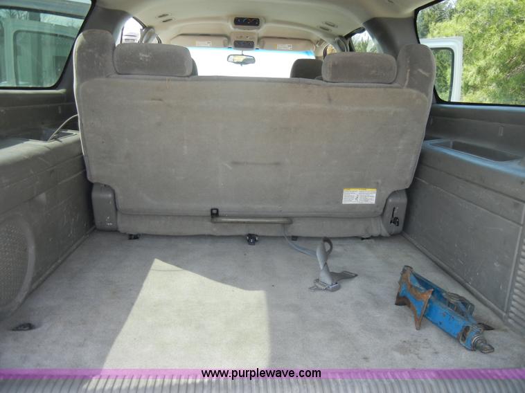 image for item C4362 2005 Chevrolet Suburban 2500 SUV