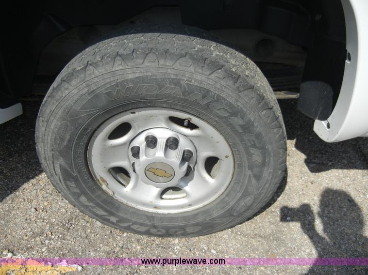 image for item C4362 2005 Chevrolet Suburban 2500 SUV