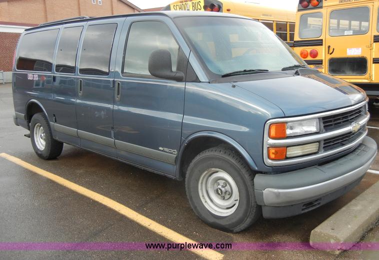 image for item C4408 1999 Chevrolet Express G1500 LS van