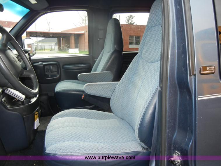 image for item C4408 1999 Chevrolet Express G1500 LS van