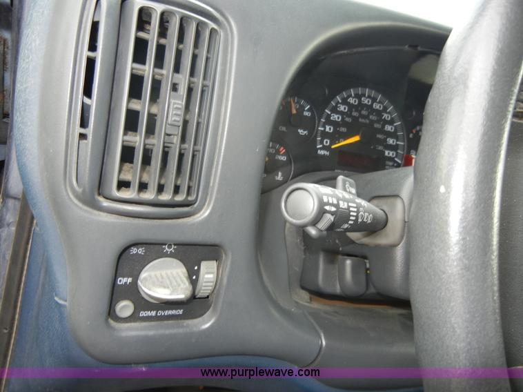 image for item C4408 1999 Chevrolet Express G1500 LS van