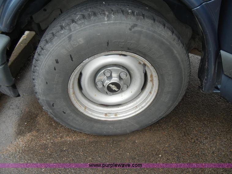 image for item C4408 1999 Chevrolet Express G1500 LS van