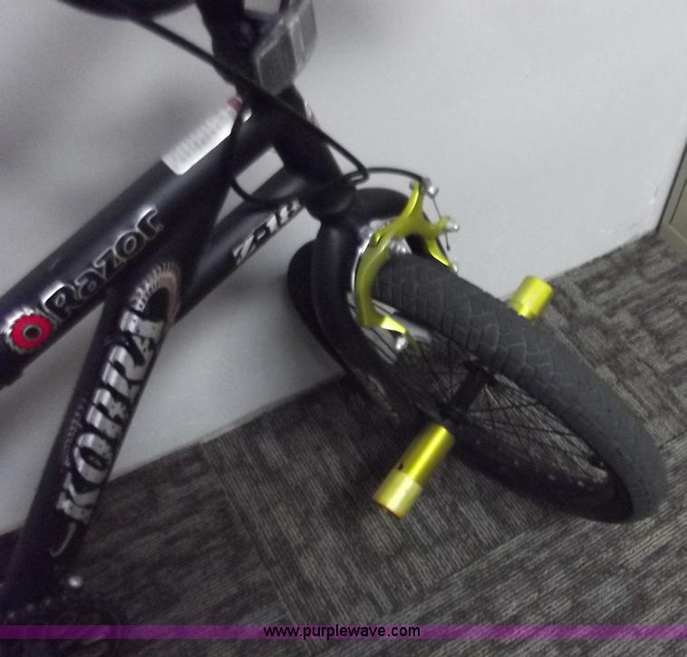 image for item D3709 Kobra Razor Z-18 youth bicycle