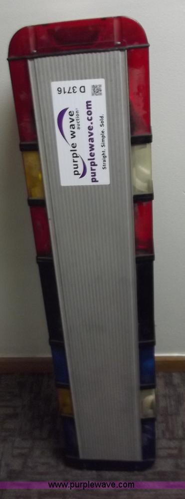 image for item D3716 Whelen Edge 9000 police light bar