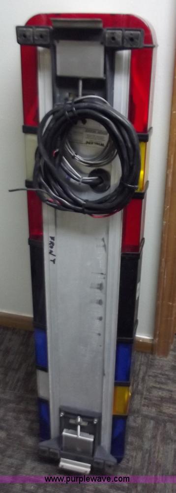 image for item D3716 Whelen Edge 9000 police light bar