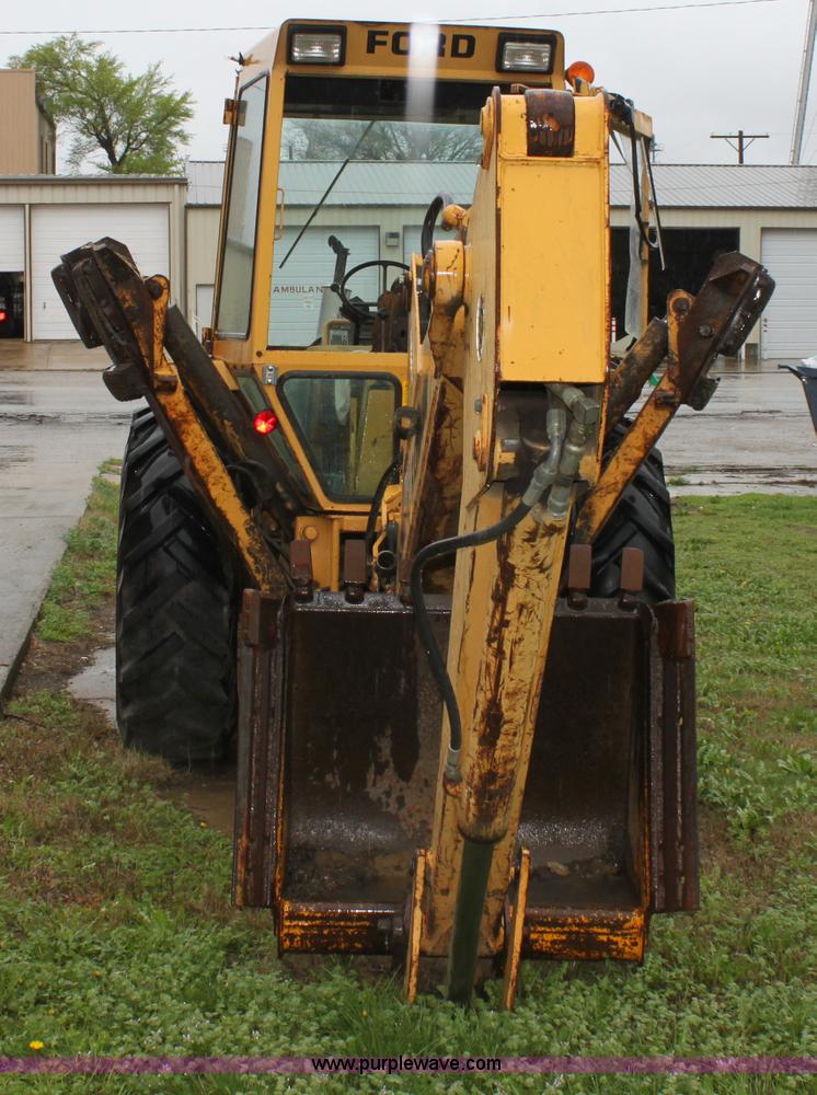 image for item D7543 Ford 555B backhoe