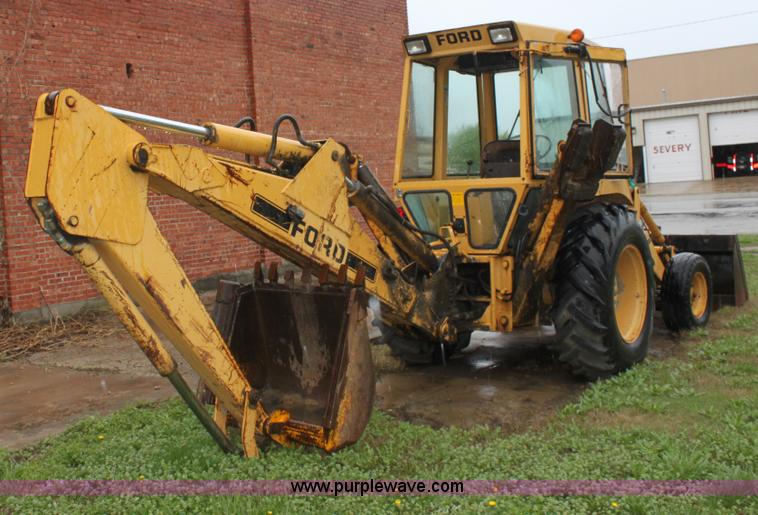 image for item D7543 Ford 555B backhoe