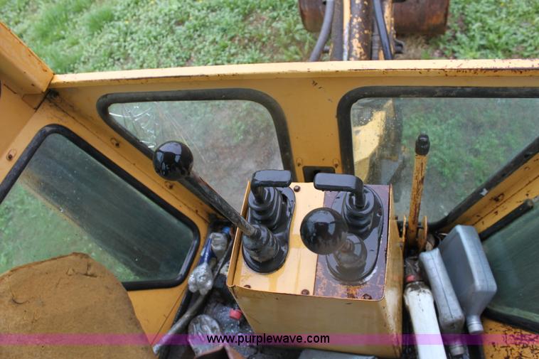 image for item D7543 Ford 555B backhoe