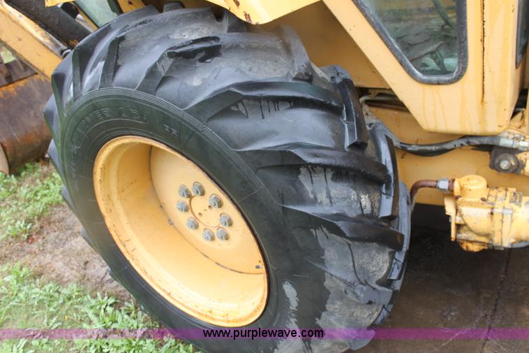 image for item D7543 Ford 555B backhoe