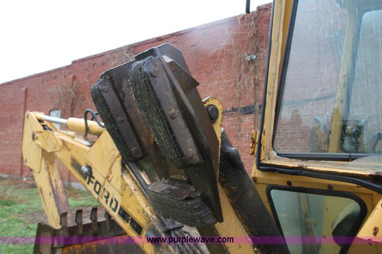 image for item D7543 Ford 555B backhoe