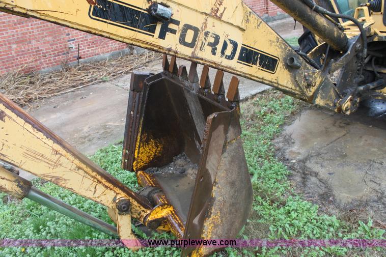 image for item D7543 Ford 555B backhoe