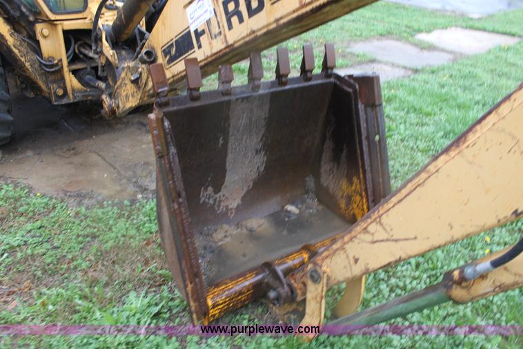 image for item D7543 Ford 555B backhoe
