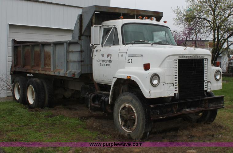 image for item D7544 1974 International Fleetstar 2050 tandem axle dump truck