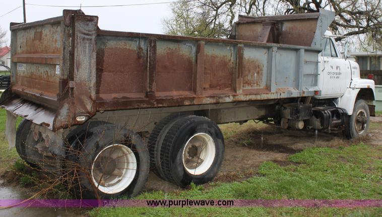 image for item D7544 1974 International Fleetstar 2050 tandem axle dump truck