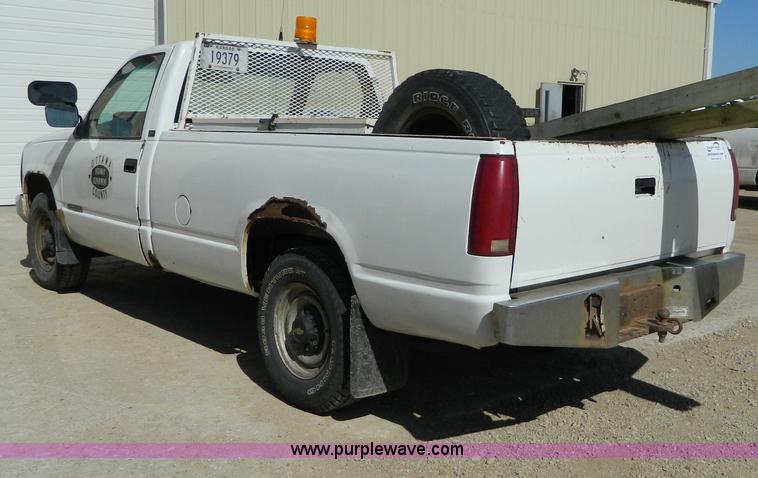 image for item D8875 1992 Chevrolet Cheyenne C2500 pickup truck