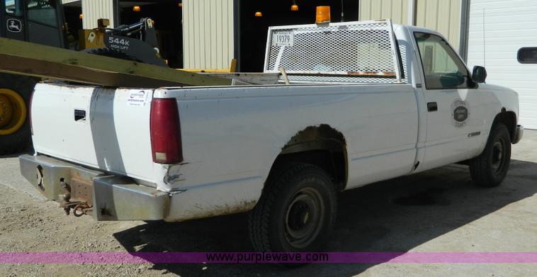 image for item D8875 1992 Chevrolet Cheyenne C2500 pickup truck