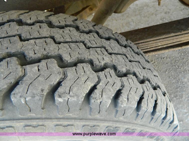 image for item D8875 1992 Chevrolet Cheyenne C2500 pickup truck