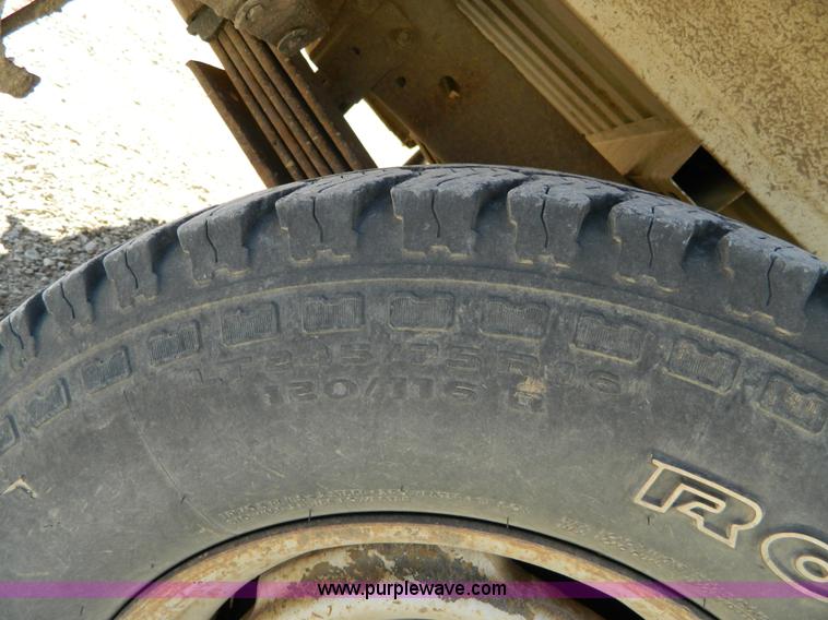 image for item D8875 1992 Chevrolet Cheyenne C2500 pickup truck