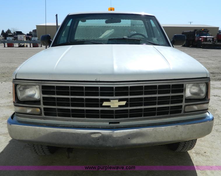 image for item D8875 1992 Chevrolet Cheyenne C2500 pickup truck