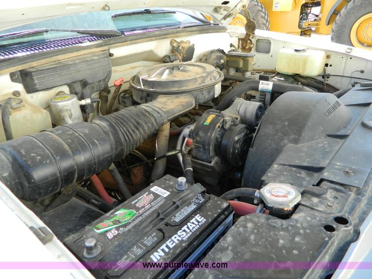 image for item D8875 1992 Chevrolet Cheyenne C2500 pickup truck