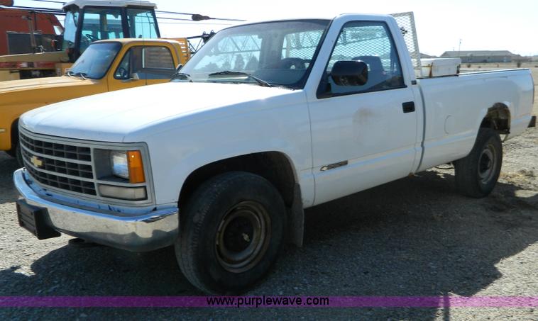 image for item D8877 1992 Chevrolet Cheyenne C2500 pickup truck