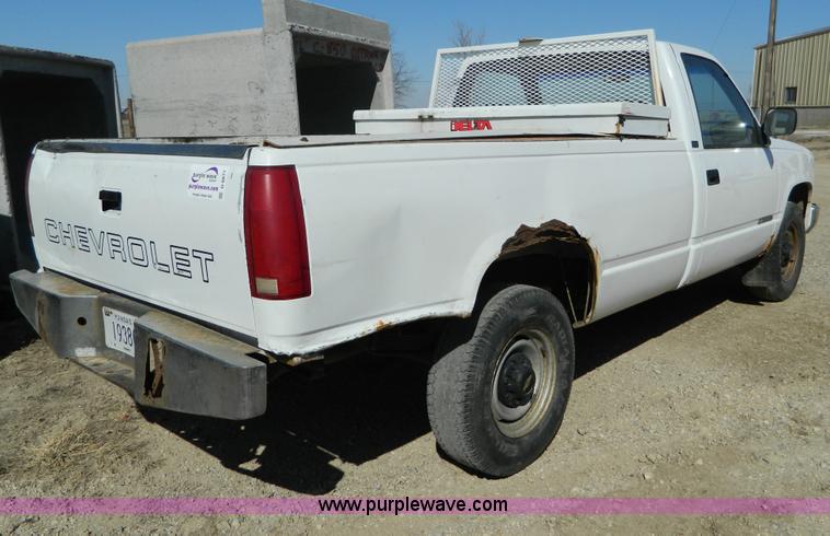 image for item D8877 1992 Chevrolet Cheyenne C2500 pickup truck