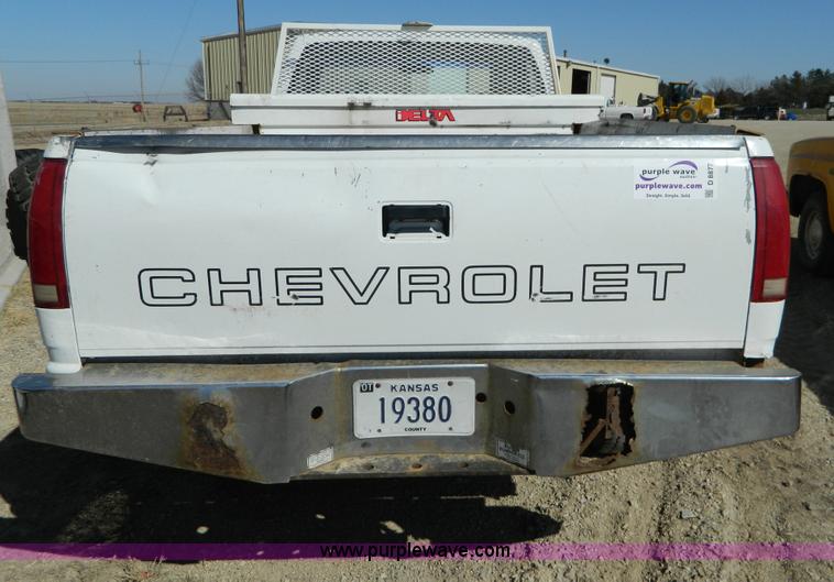 image for item D8877 1992 Chevrolet Cheyenne C2500 pickup truck