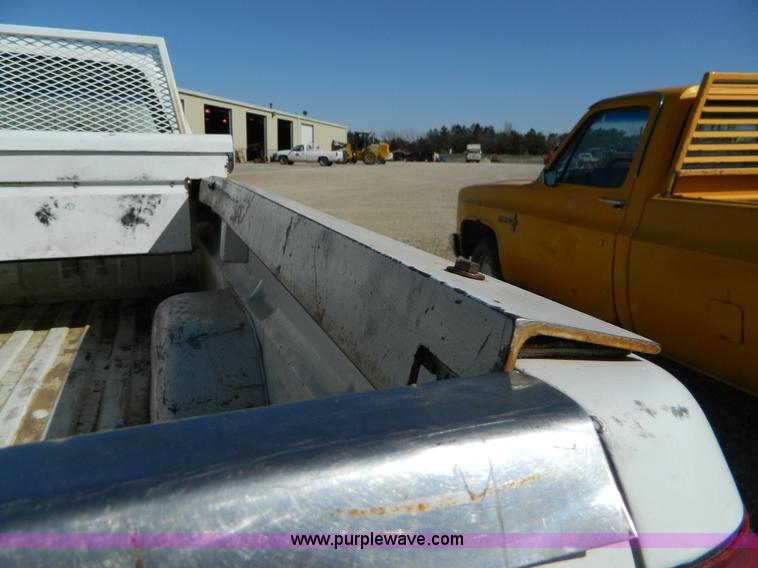 image for item D8877 1992 Chevrolet Cheyenne C2500 pickup truck