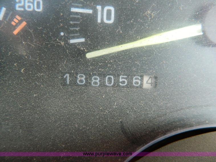 image for item D8877 1992 Chevrolet Cheyenne C2500 pickup truck